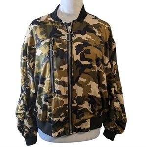 Honey Punch bomber jacket size Xs color olive